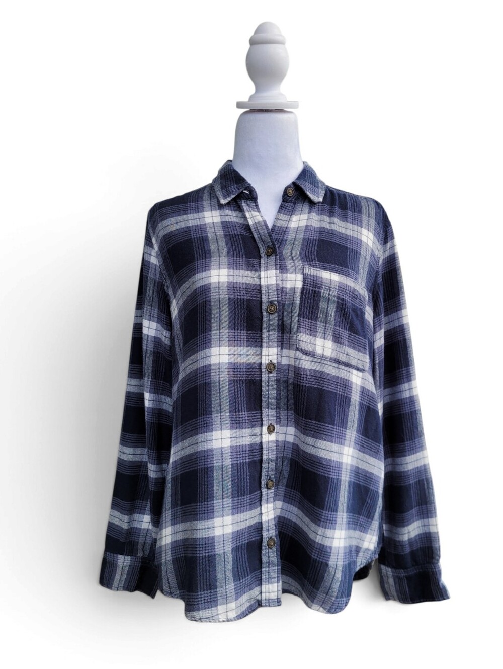 Abercrombie and Fitch Plaid Flannel Button-down Shirt in blue size medium
